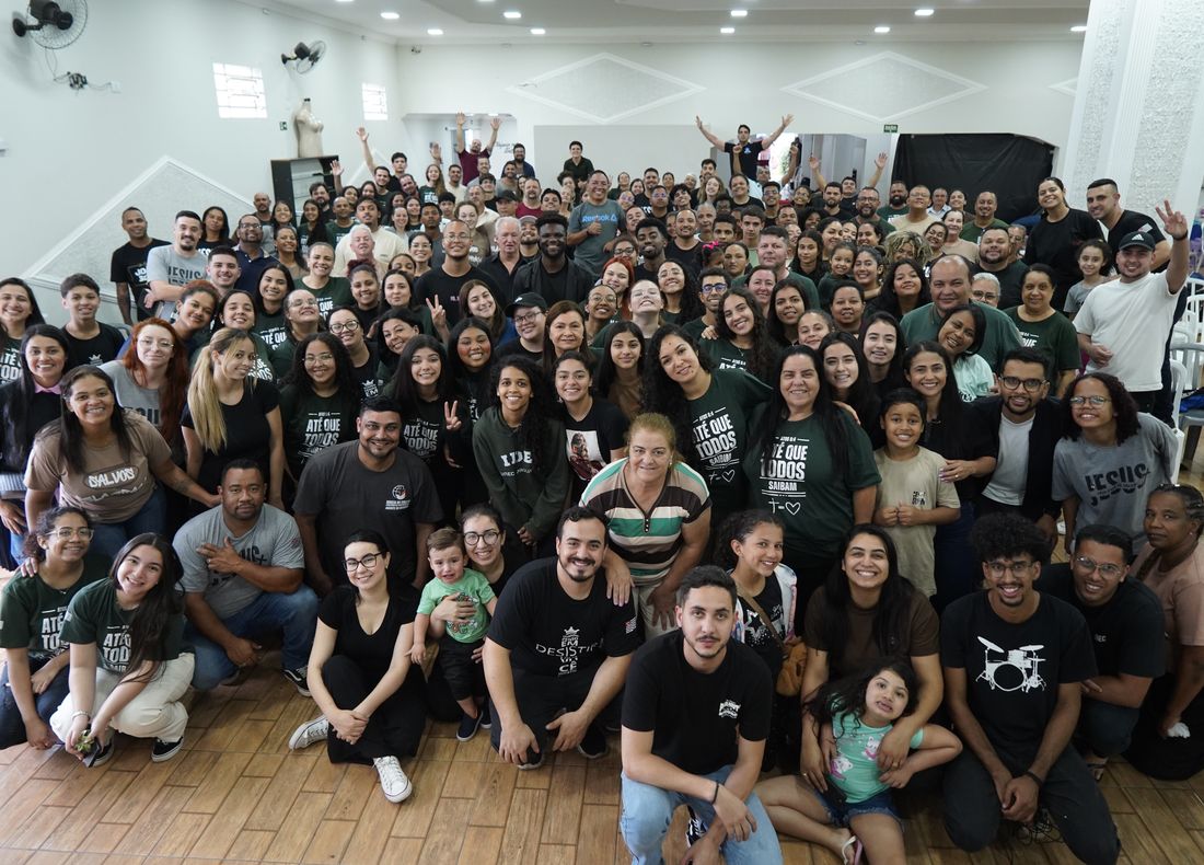 Equipe da UNEC Paulista reunida para a foto ao fim do avanço em Sumaré